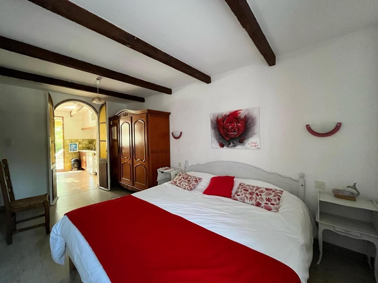 Au Jardin De La Ferme - Roses Rouges Villa Six-Fours-les-Plages Exterior photo